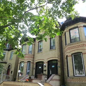 Pensión Keppner, Toronto